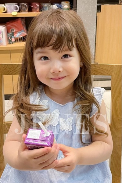 ジュリ　アサカ