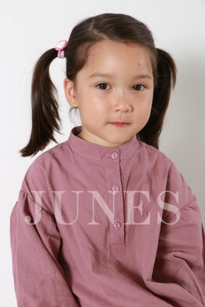 エミリア　ワタナベ