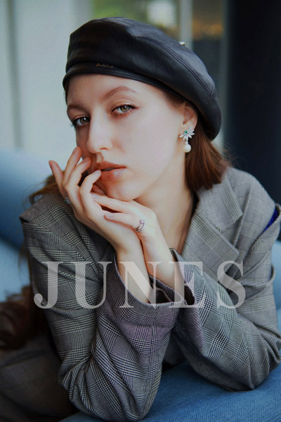 ニカ　サクライ