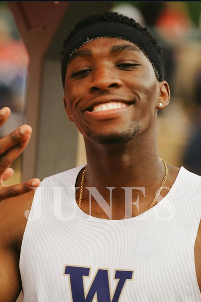 クンレ　アキンロソトゥ