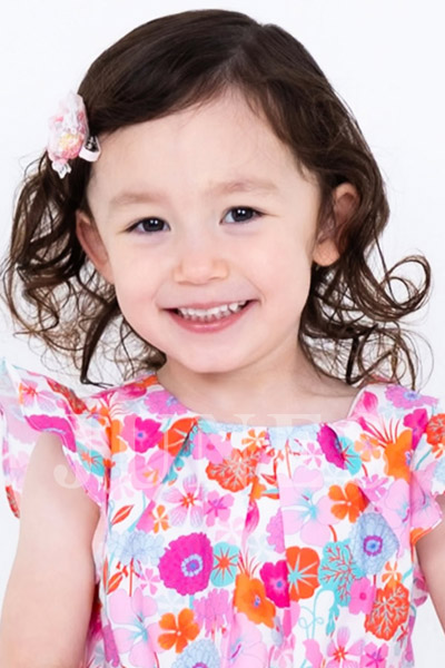 エミリ　ベルナル