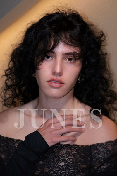 ソフィア　カウミ