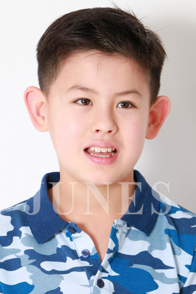 ケンゾウ　イー