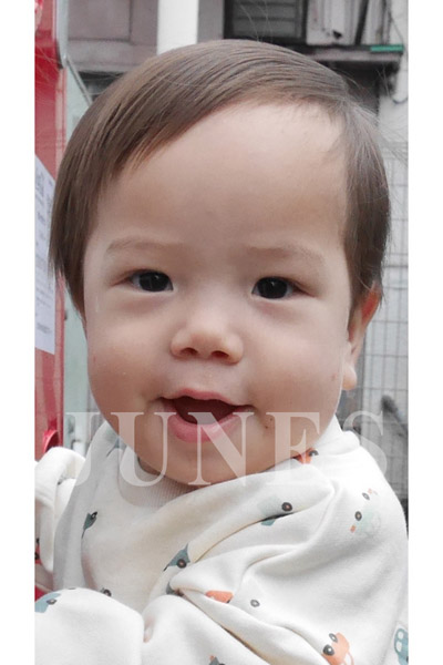 ジュン　エイチ